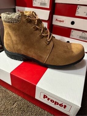 Propet Women’s Tan Suede Lace-Up Ankle Boot